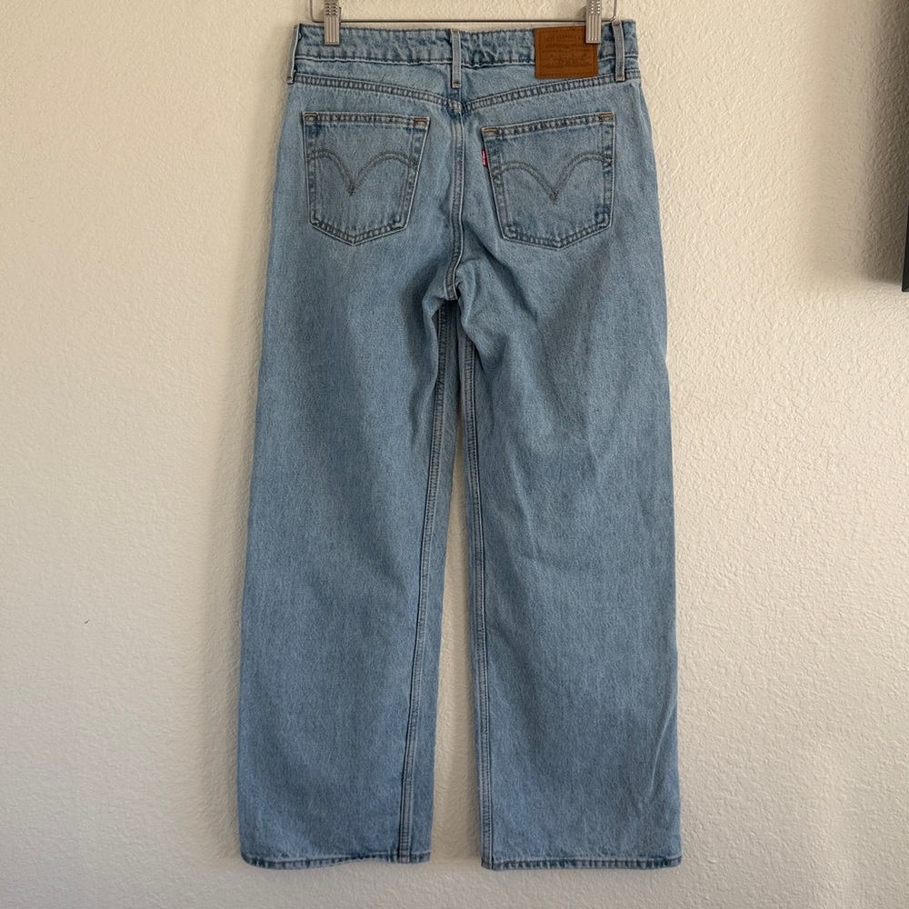 Levi's Low Loose Jeans in That's Fashion Light Wash Blue size 27 - Picture 4 of 8